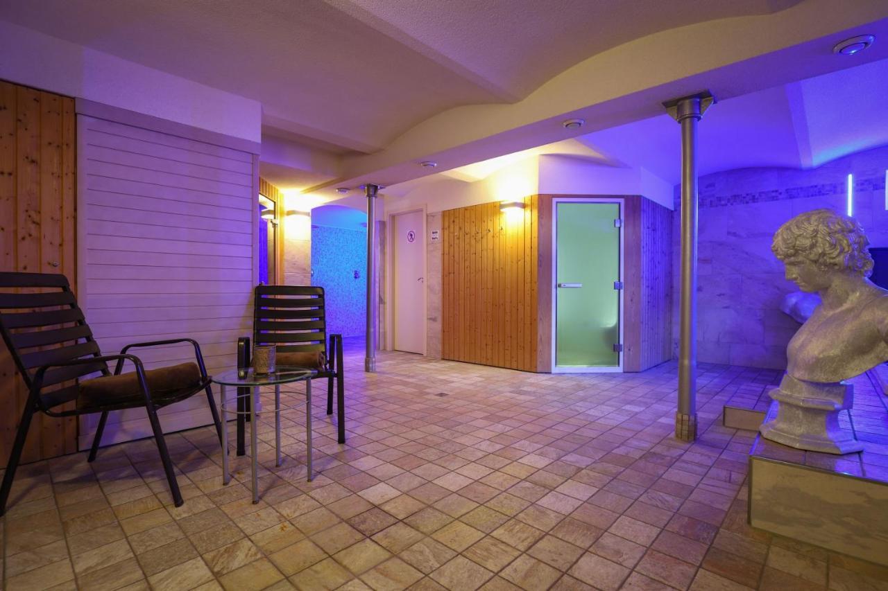 Active & Wellness Hotel Subterra Ostrov  Extérieur photo