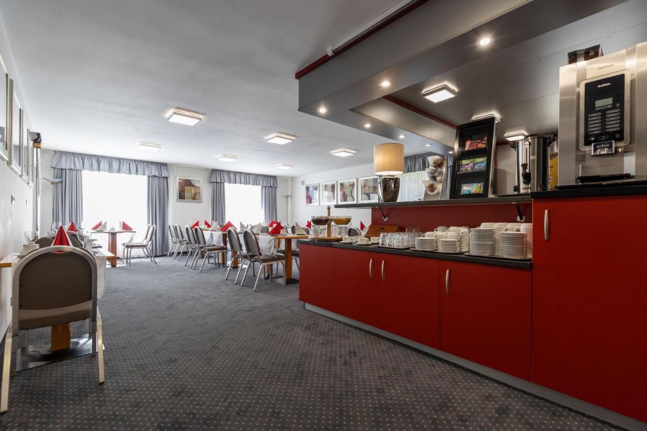 Active & Wellness Hotel Subterra Ostrov  Extérieur photo