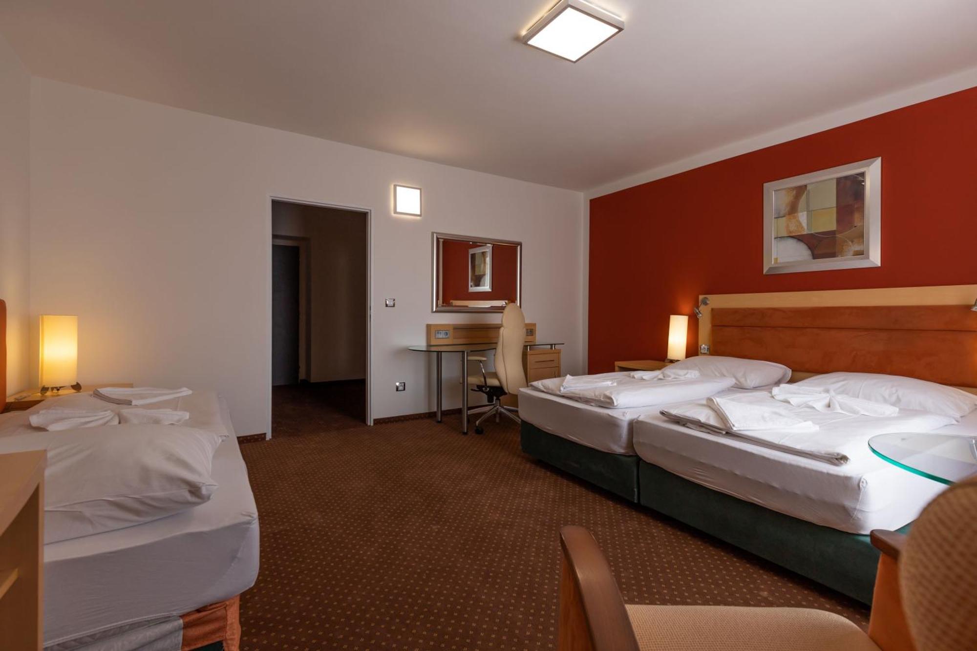 Active & Wellness Hotel Subterra Ostrov  Chambre photo