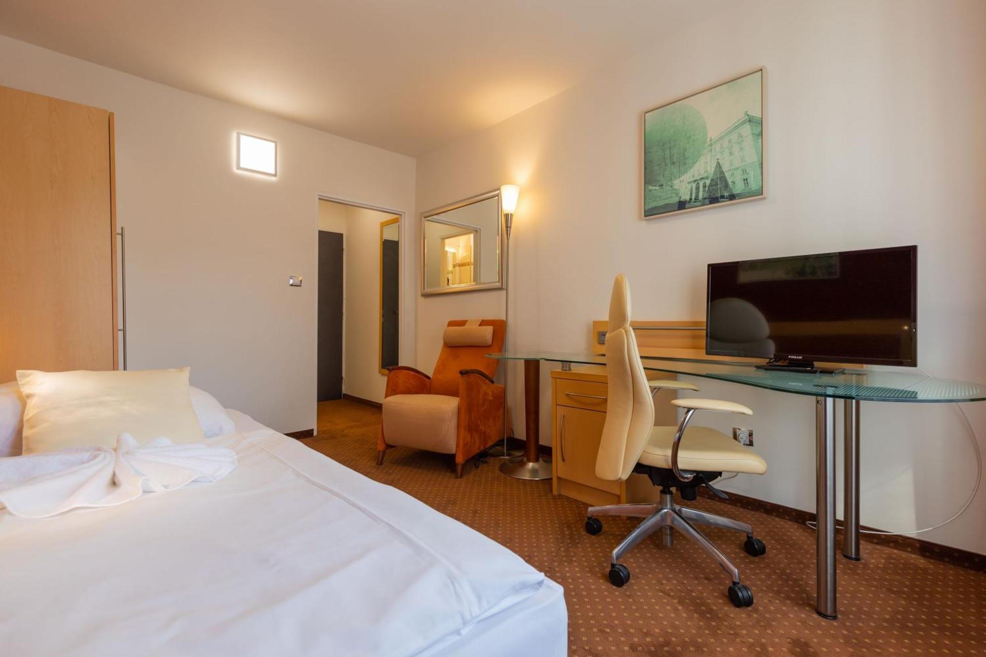 Active & Wellness Hotel Subterra Ostrov  Chambre photo