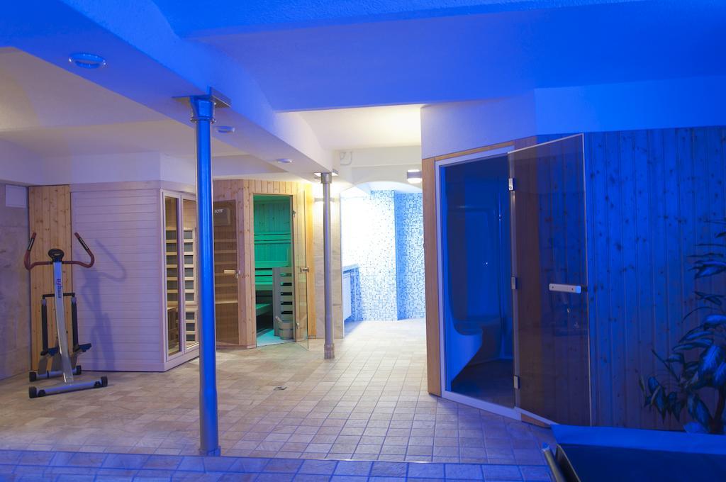 Active & Wellness Hotel Subterra Ostrov  Extérieur photo