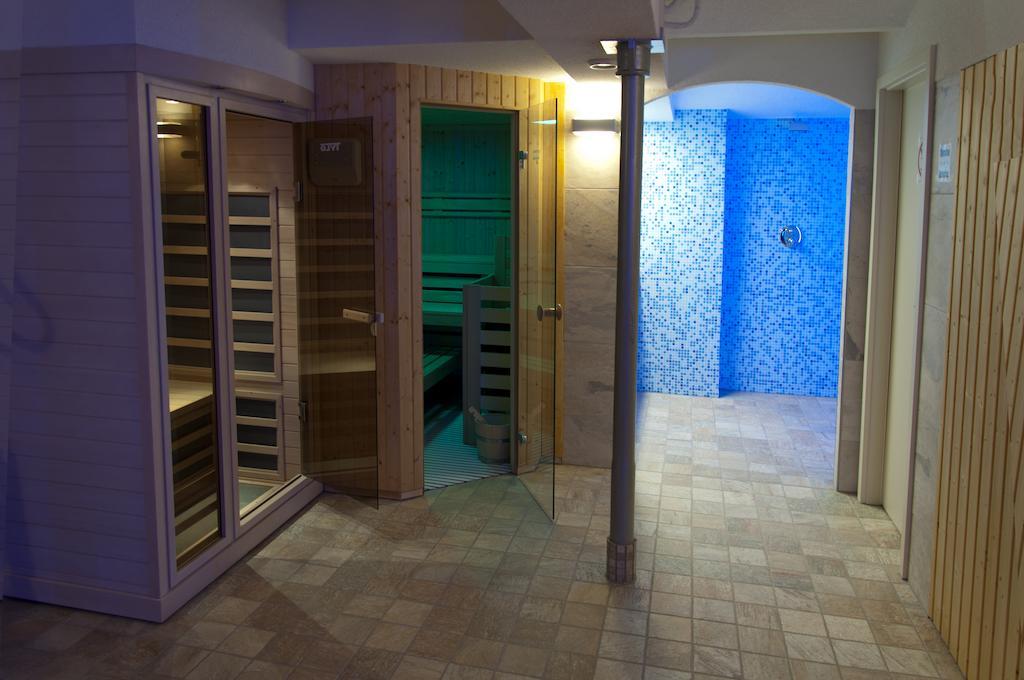 Active & Wellness Hotel Subterra Ostrov  Extérieur photo
