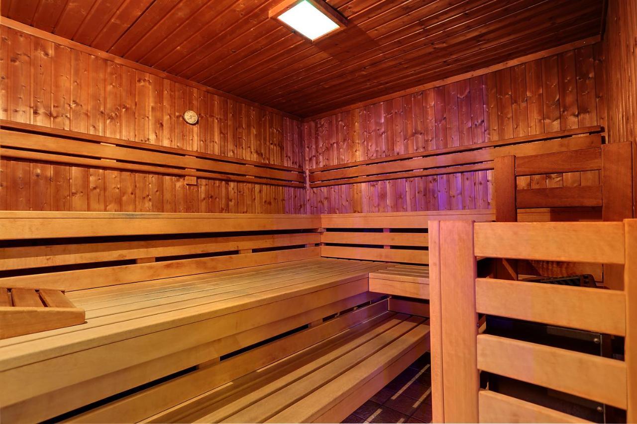 Active & Wellness Hotel Subterra Ostrov  Extérieur photo